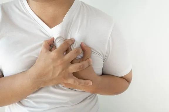 Dada Terasa Ditekan, Bisa Jadi Angina Pectoris