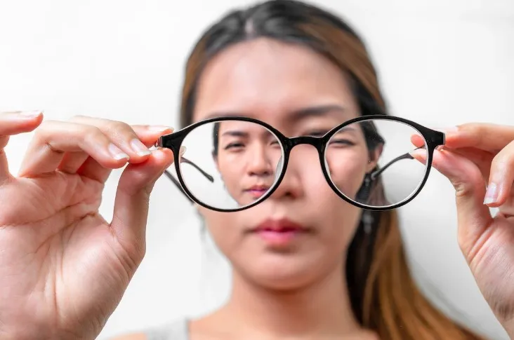 Mata Minus Semakin Tinggi? Ini Solusi yang Bisa Dicoba
