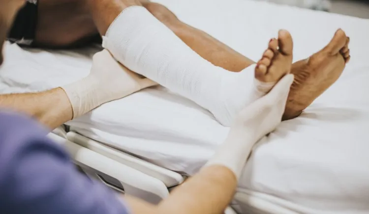 Penanganan, Operasi, dan Waktu Pemulihan Patah Tulang